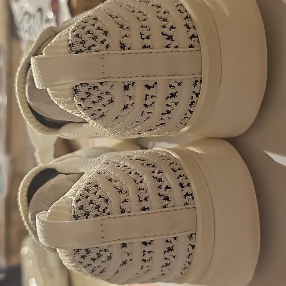 APL Women's TechLoom Wave in Ivory and Navy - Picture 5 of 8